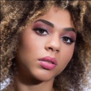 Buxom Party Girl Pink Eyeshadow